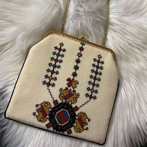 Beautiful vintage purse-small